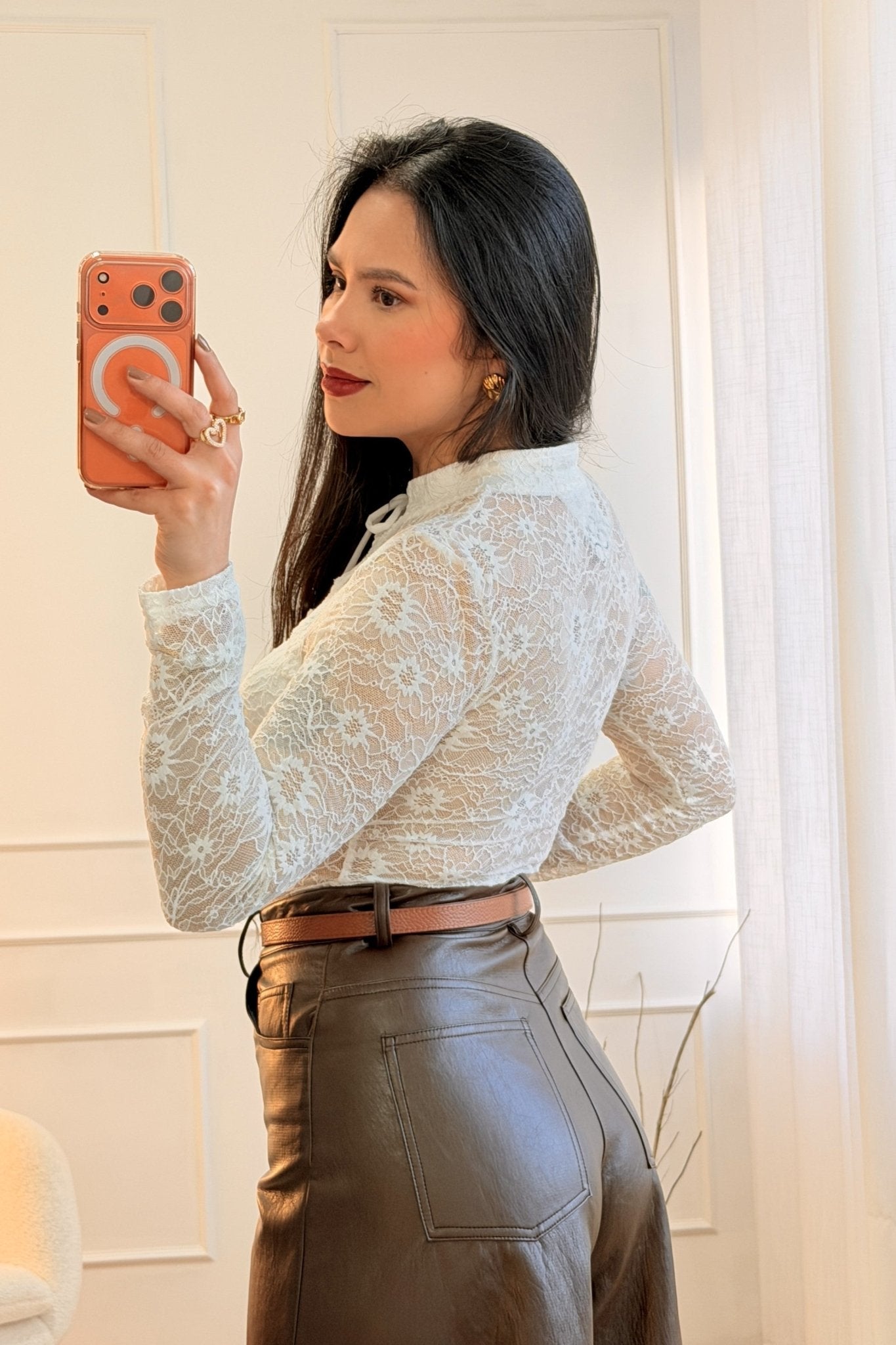 Top Manga Longa com Gola em Renda - lavishiochicTOPlavishiochic