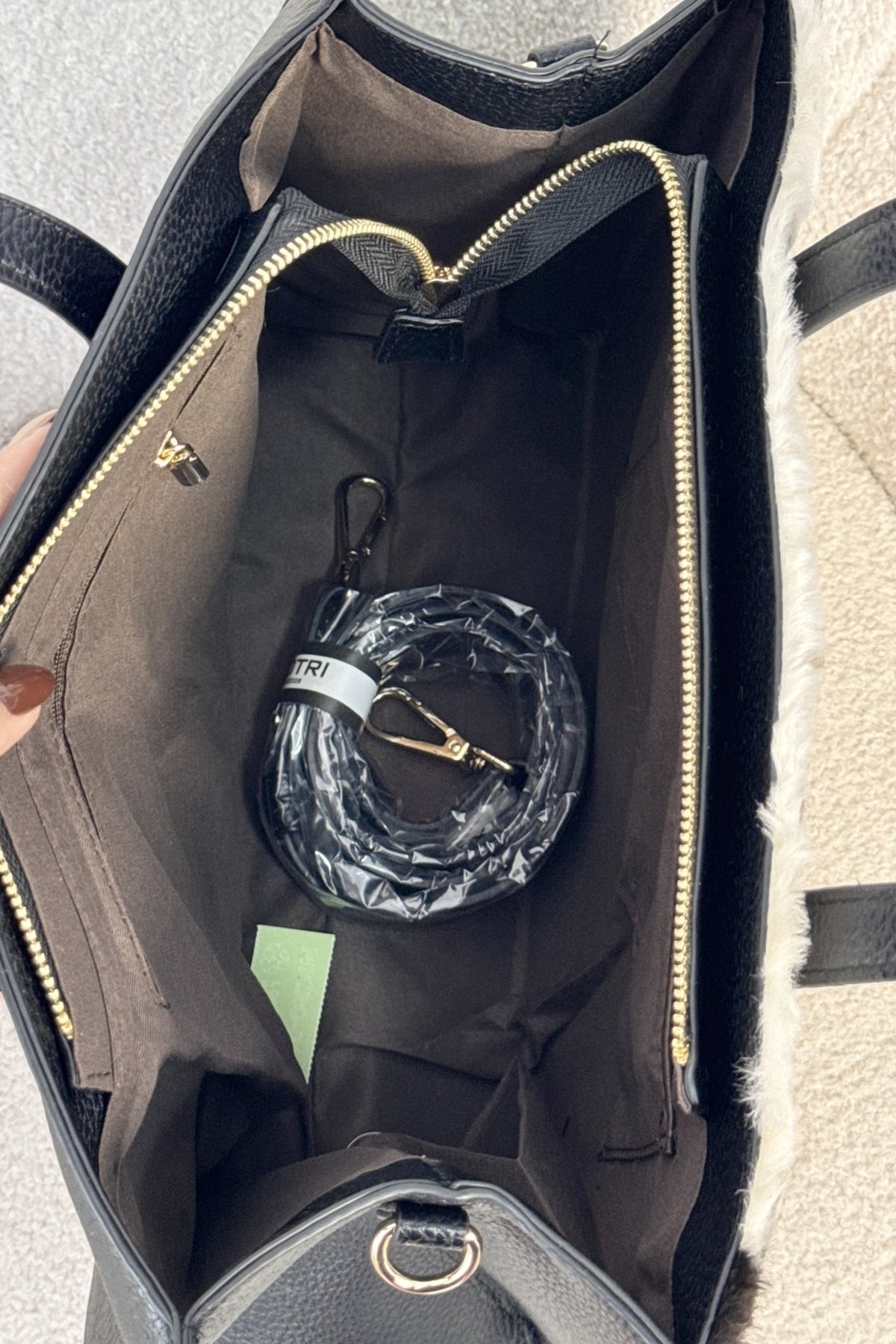 Tote com pêlo padrão de vaca - lavishiochicMalalavishiochic