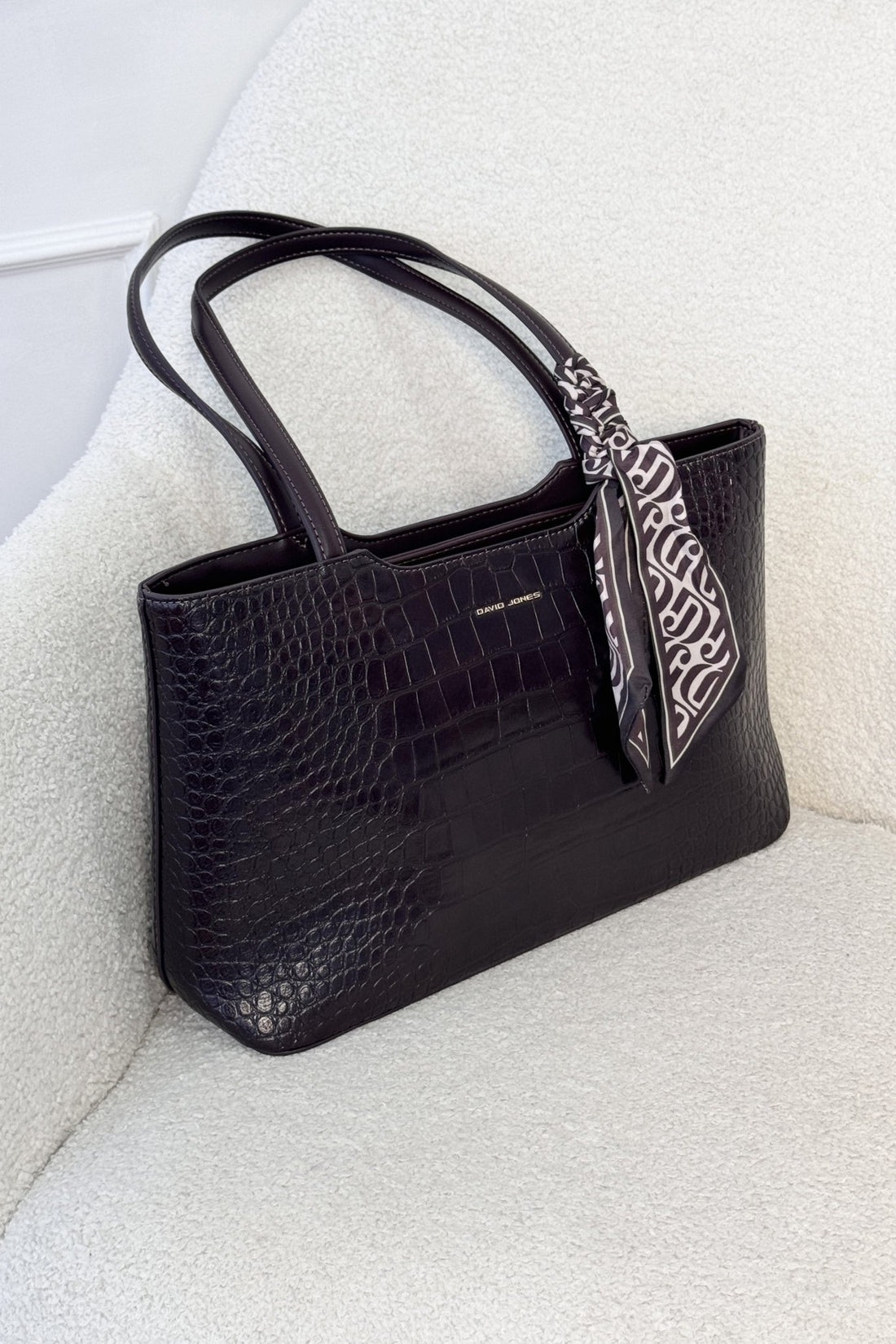 Tote com textura de crocodilo e lenço decorativo - lavishiochicMalalavishiochic