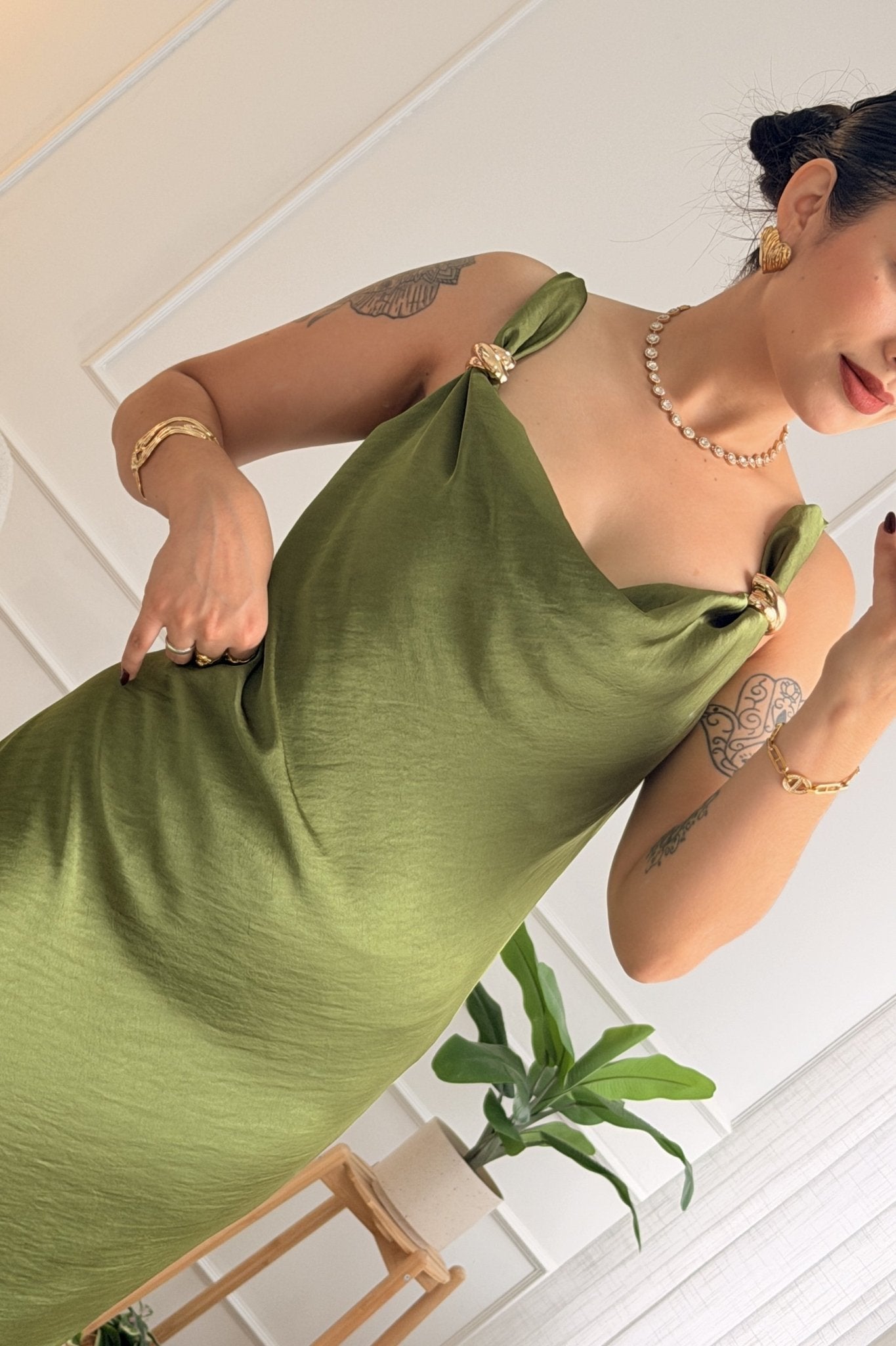 Vestido alça com detalhe de metal e costas amarrável - lavishiochicvestidolavishiochic