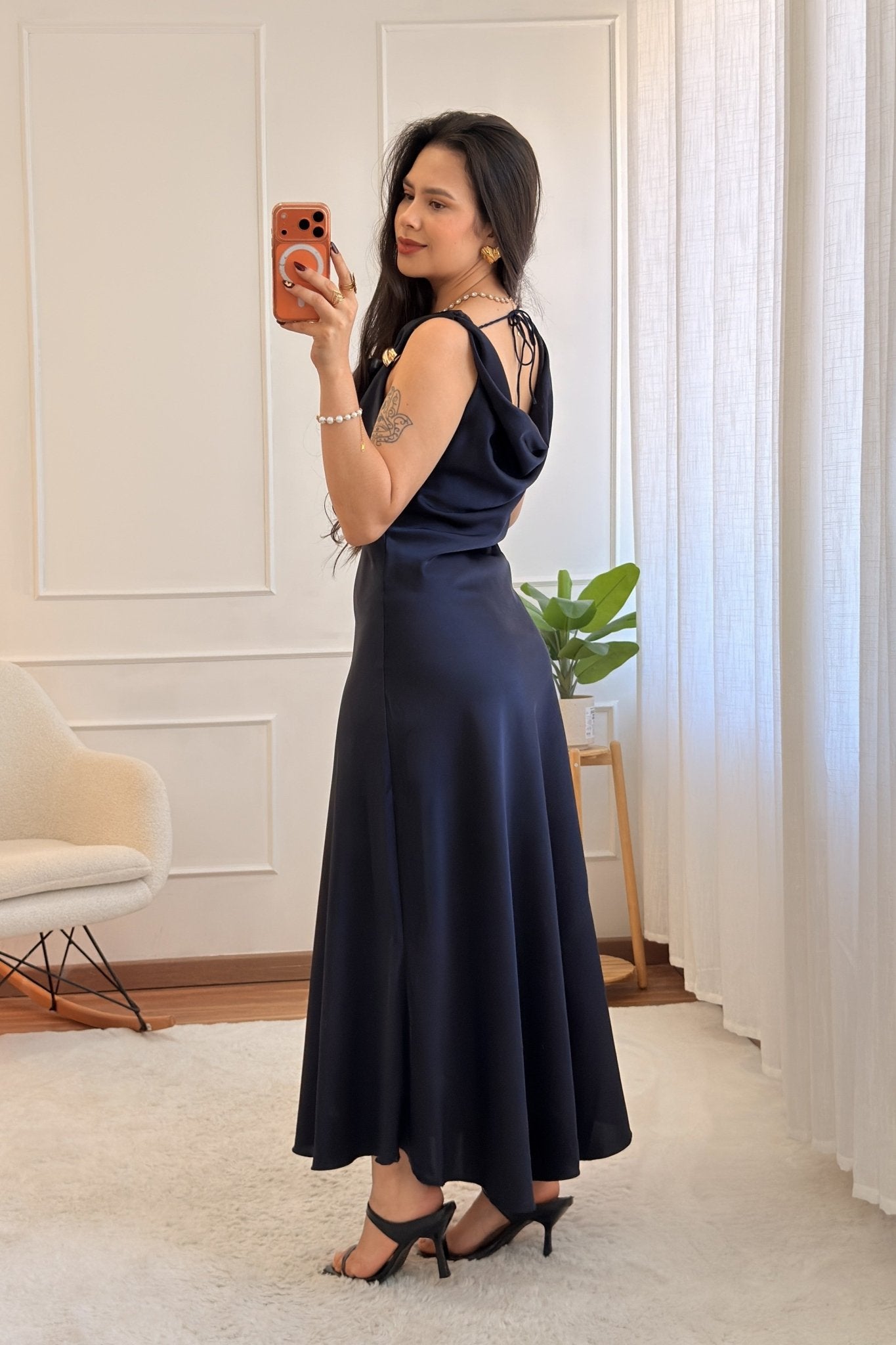 Vestido alça com detalhe de metal e costas amarrável - lavishiochicvestidolavishiochic