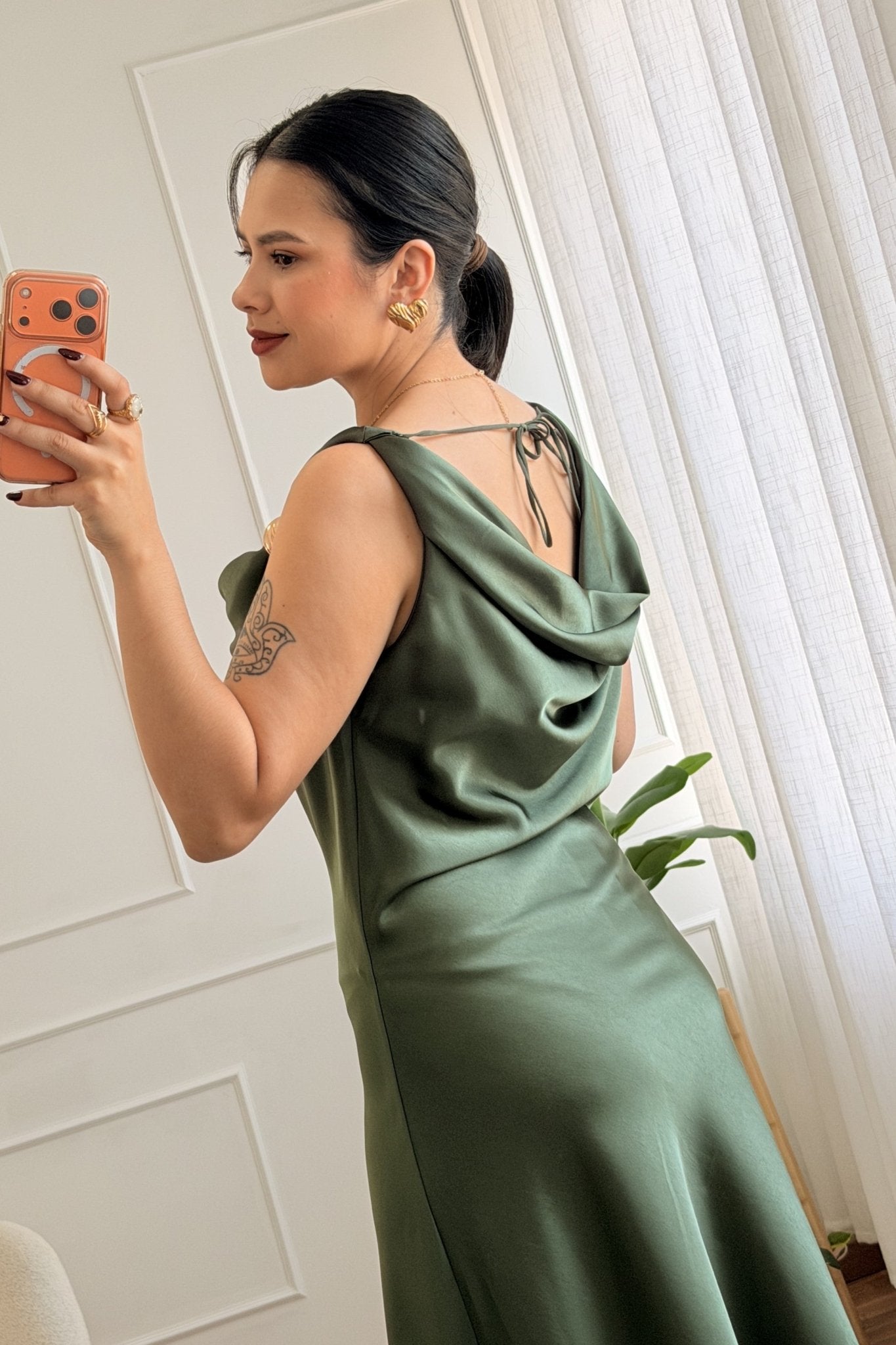 Vestido alça com detalhe de metal e costas amarrável - lavishiochicvestidolavishiochic