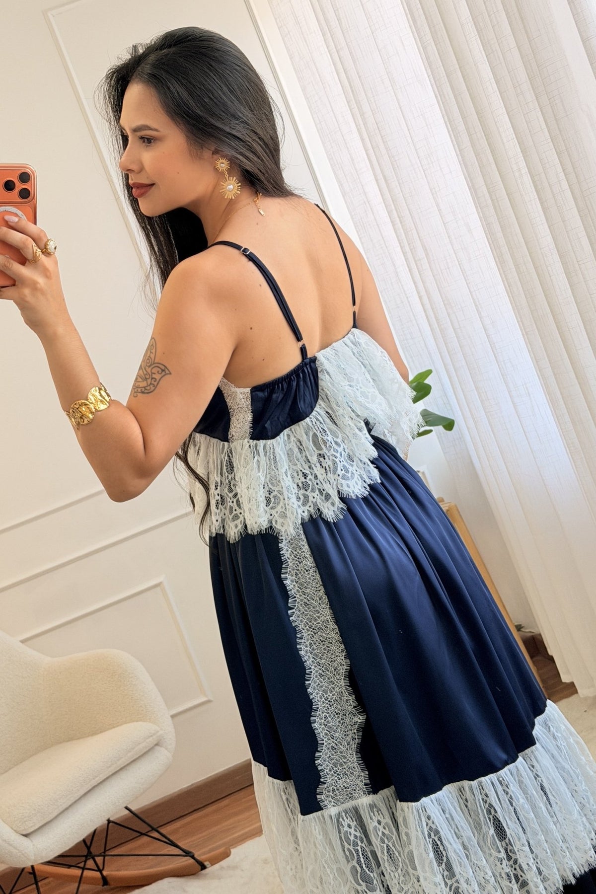 Vestido aplicações de renda - lavishiochicvestidolavishiochic