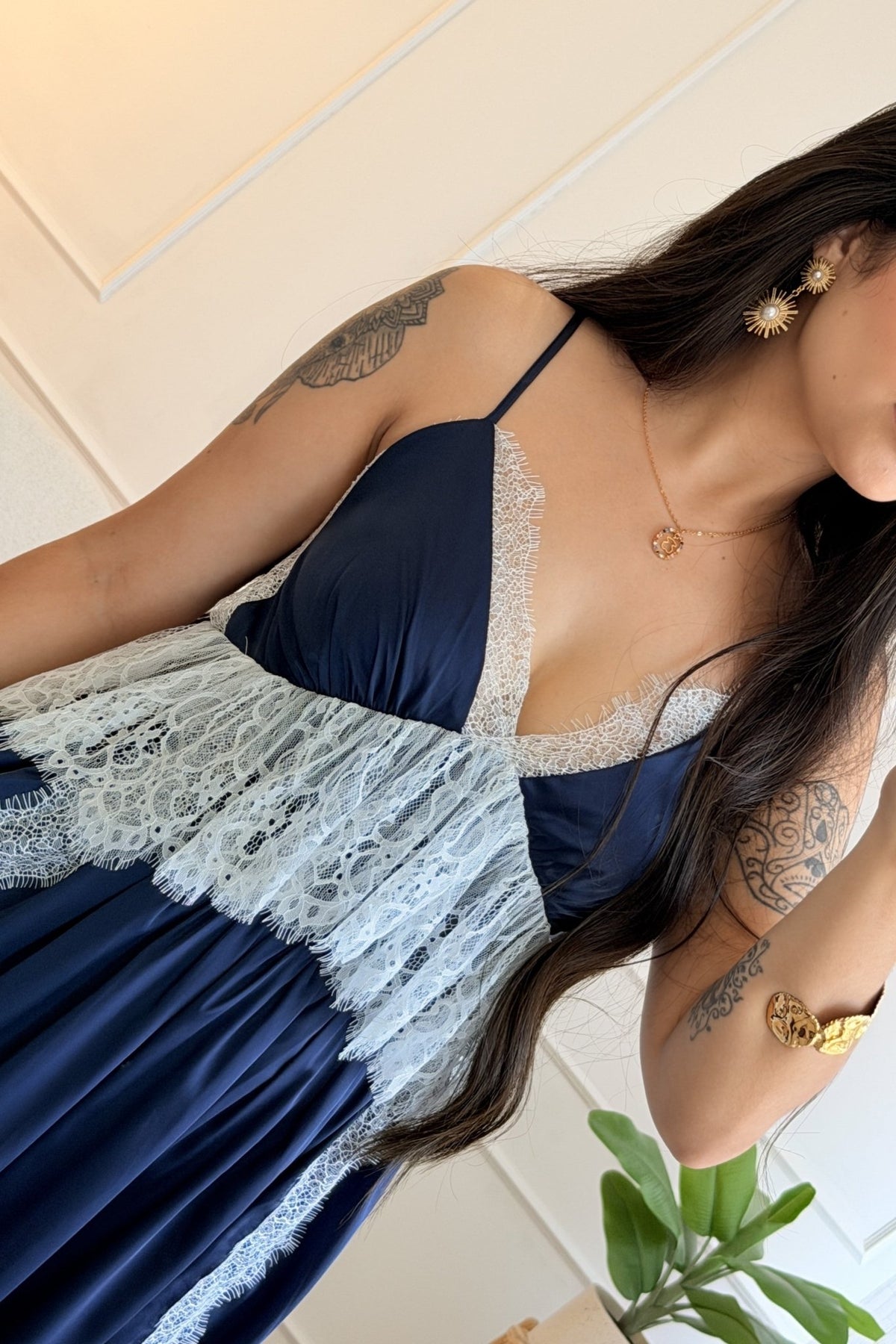 Vestido aplicações de renda - lavishiochicvestidolavishiochic