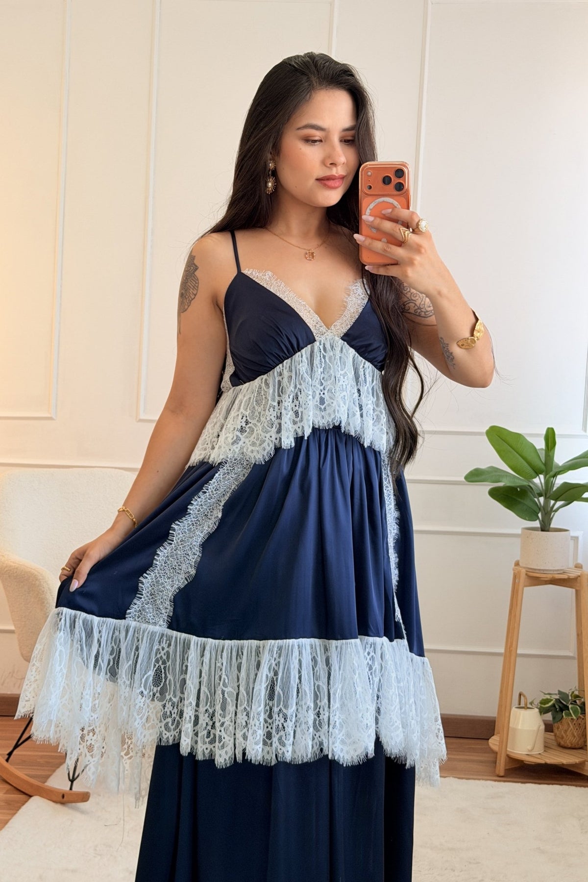 Vestido aplicações de renda - lavishiochicvestidolavishiochic