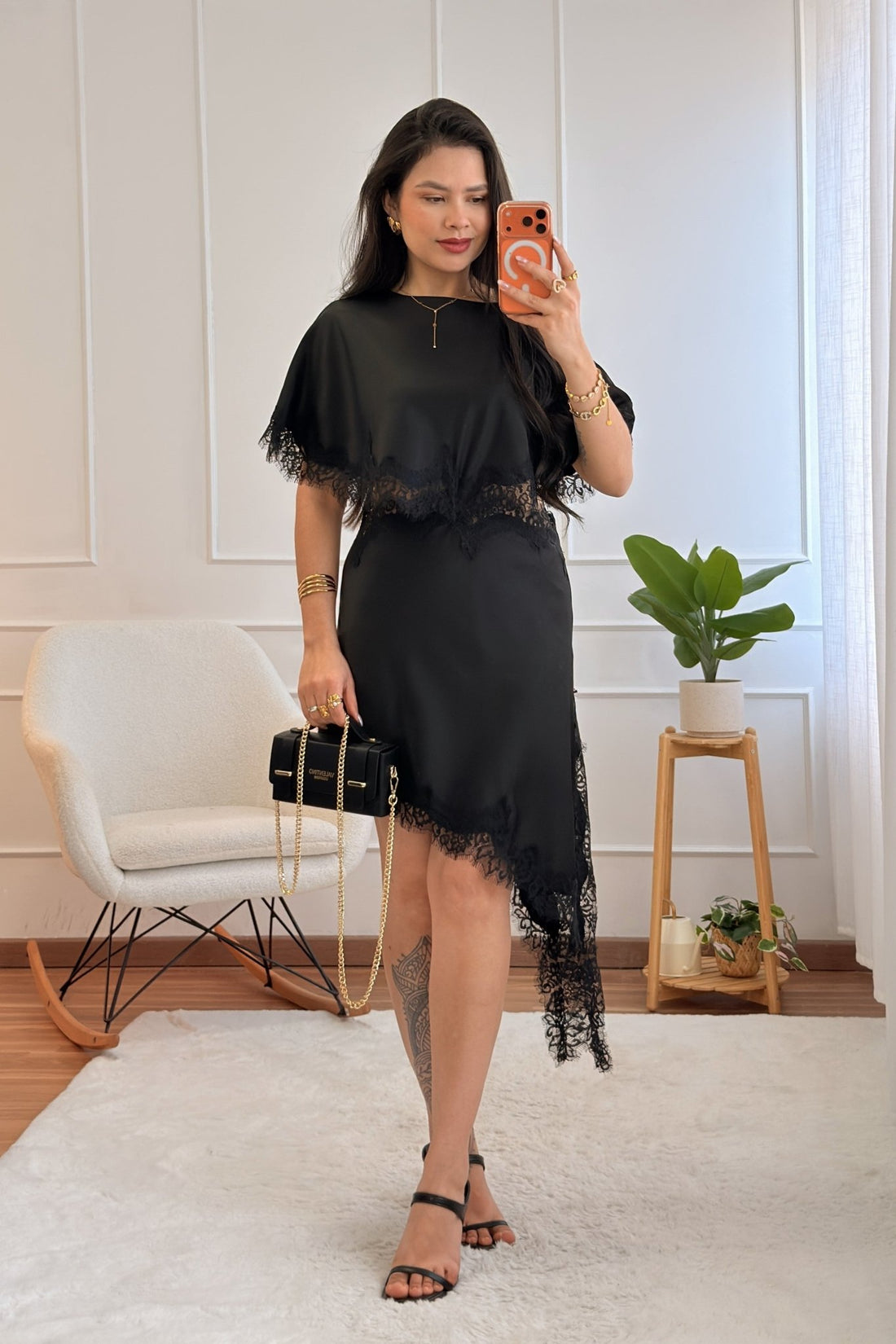 Vestido Assimétrico Acetinado com Renda - lavishiochicvestidolavishiochic