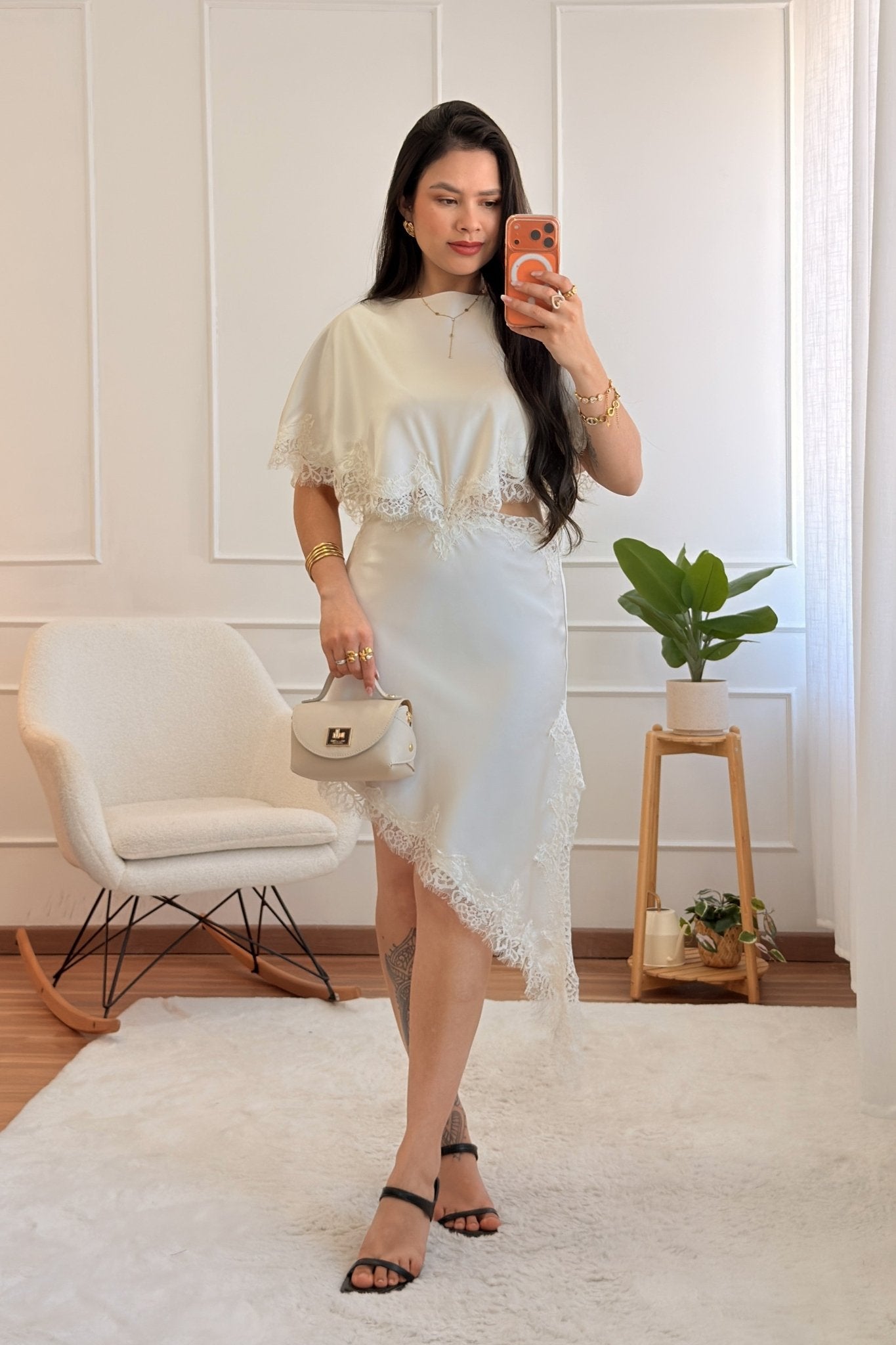 Vestido Assimétrico Acetinado com Renda - lavishiochicvestidolavishiochic