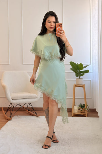Vestido Assimétrico Acetinado com Renda - lavishiochicvestidolavishiochic