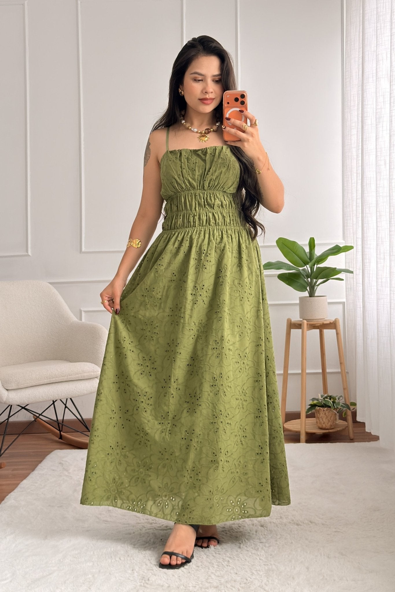 Vestido com alças ajustáveis e bordado inglês - lavishiochicvestidolavishiochic