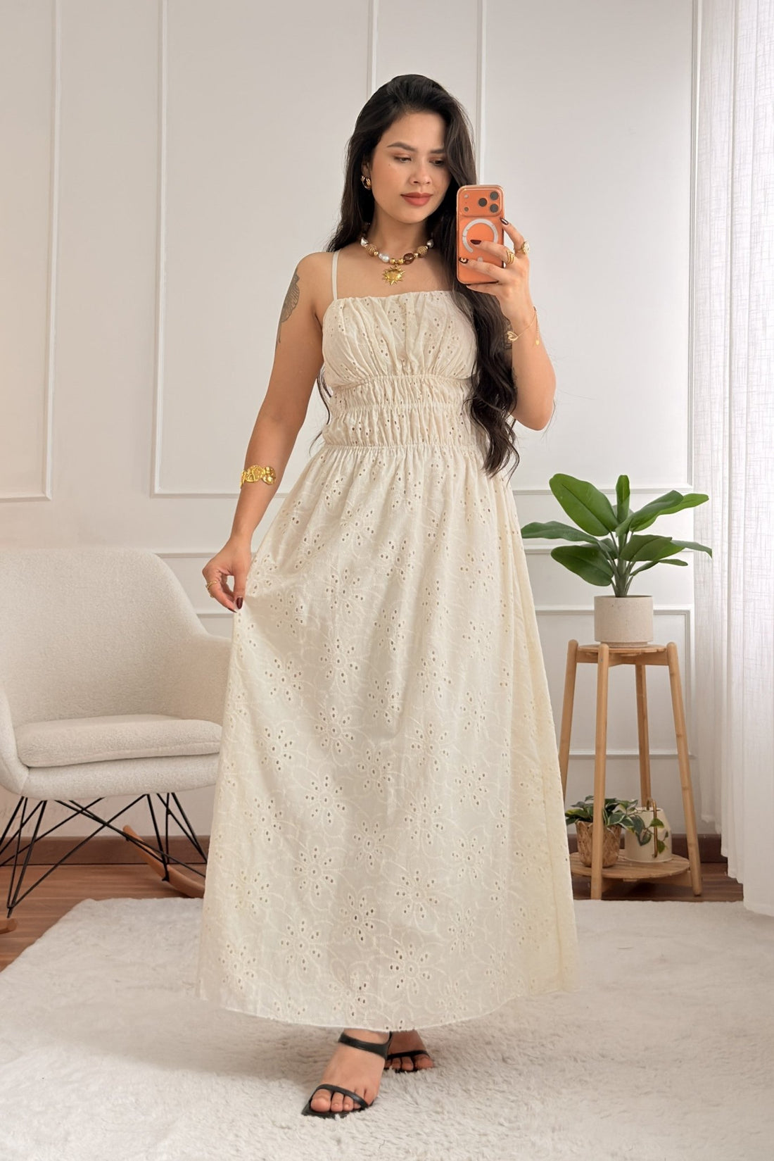 Vestido com alças ajustáveis e bordado inglês - lavishiochicvestidolavishiochic
