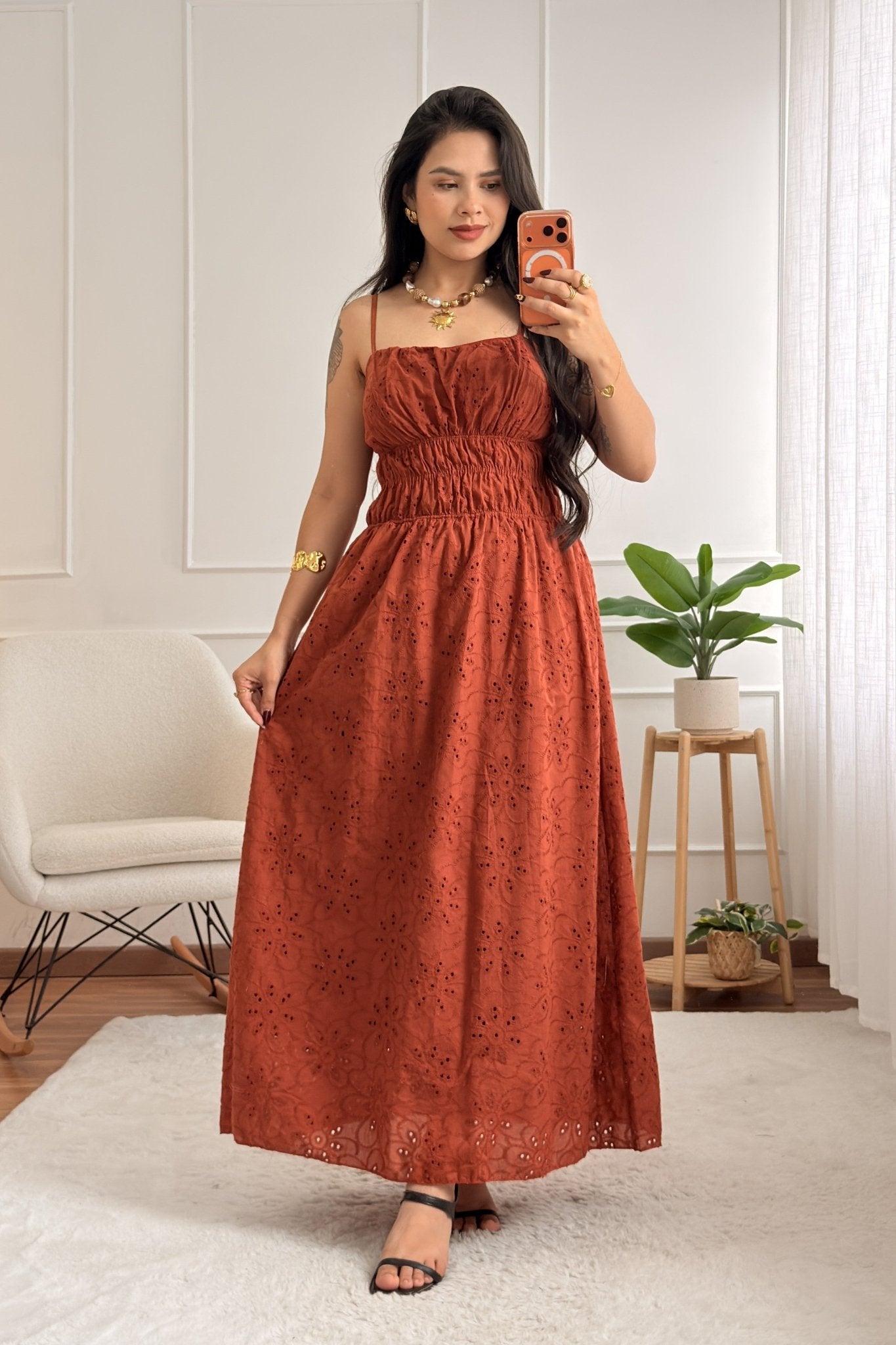 Vestido com alças ajustáveis e bordado inglês - lavishiochicvestidolavishiochic