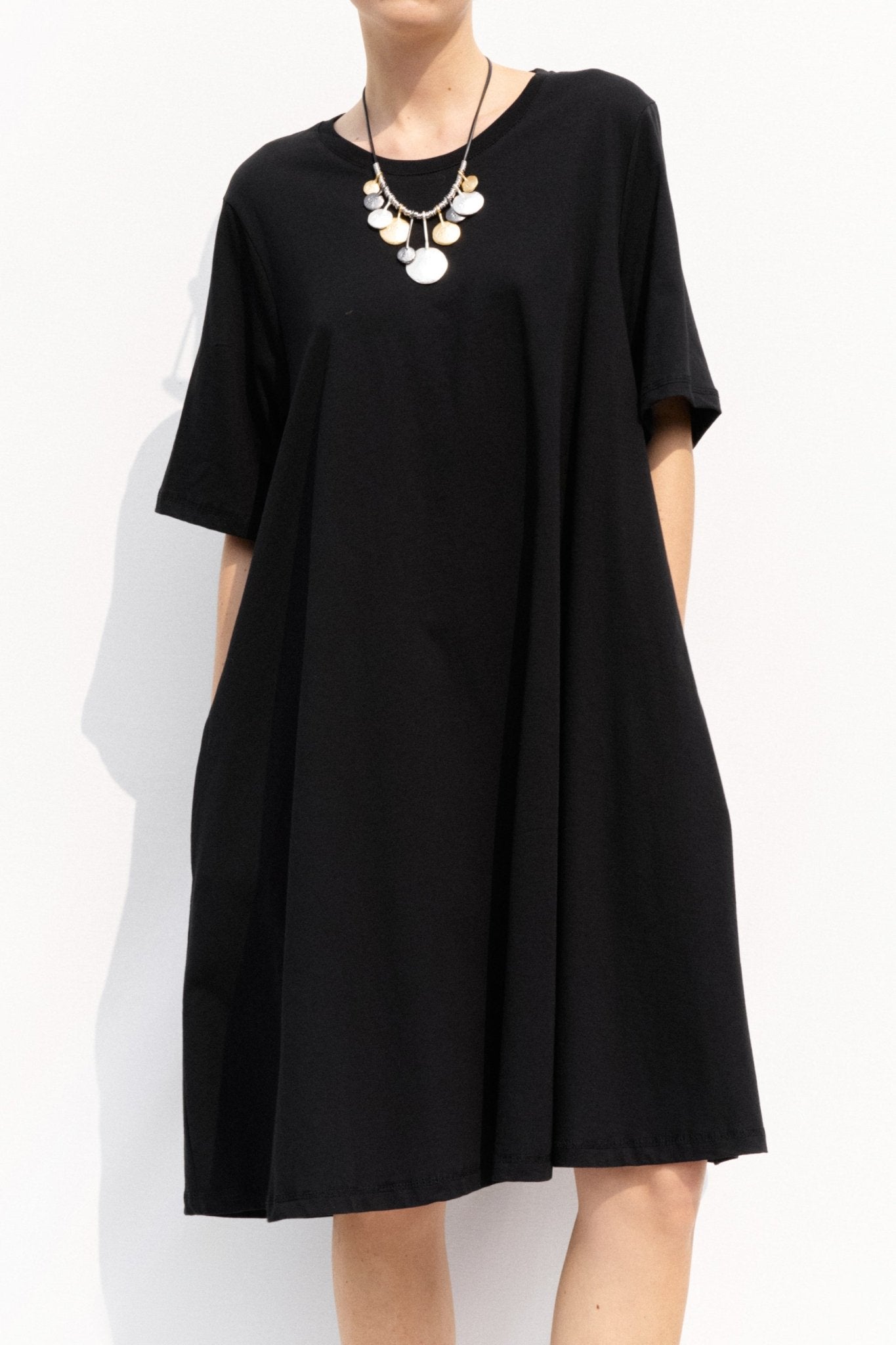 Vestido com bolsos laterais LUMINA - lavishiochicvestidolumina