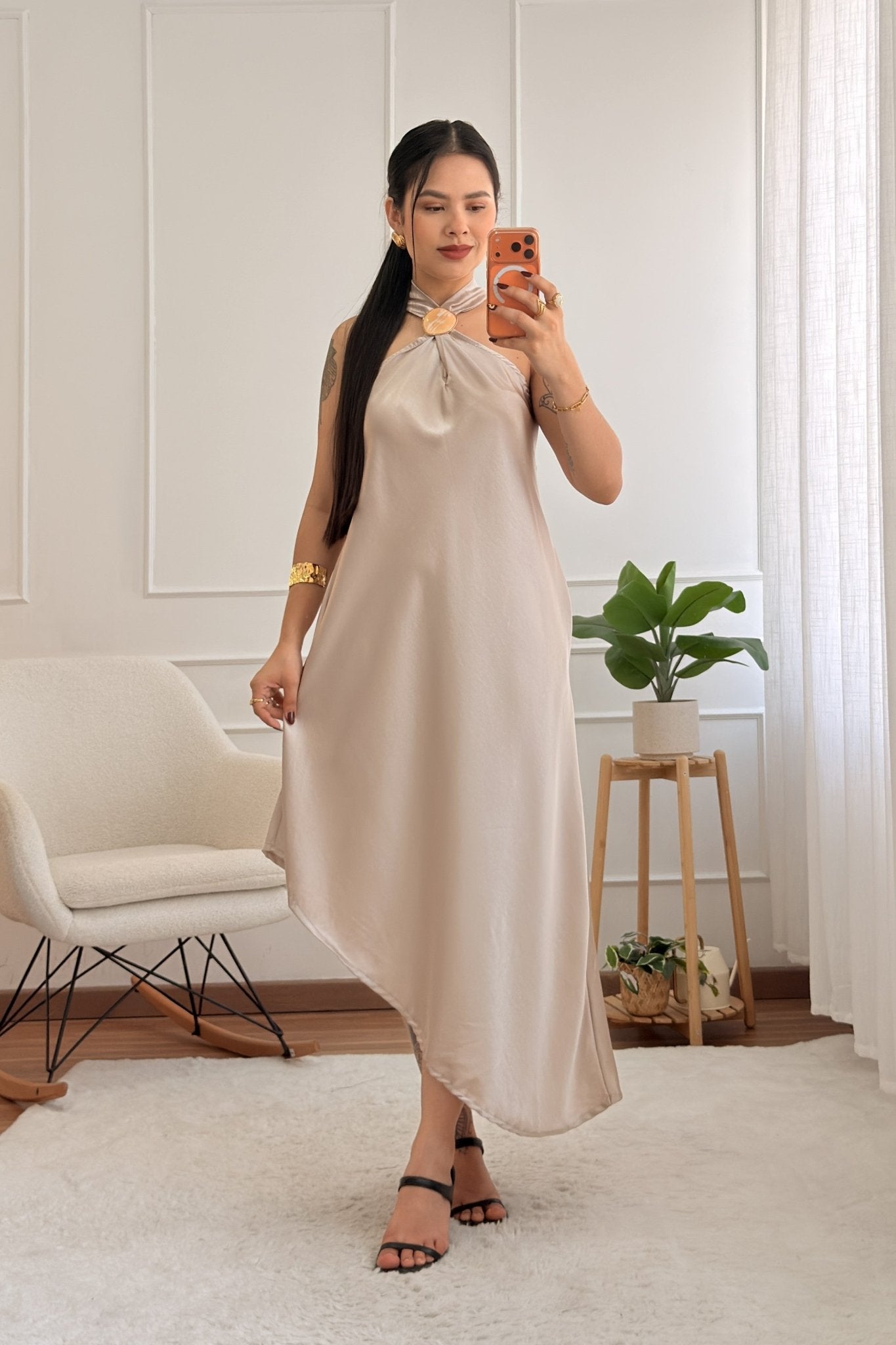 Vestido comprido halter assimétrico - lavishiochicvestidolavishiochic