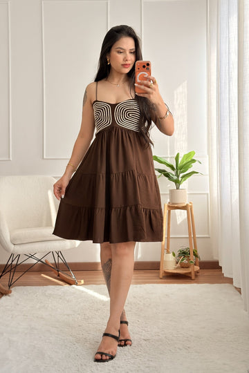 Vestido curto com bordado geométrico - lavishiochicvestidolavishiochic