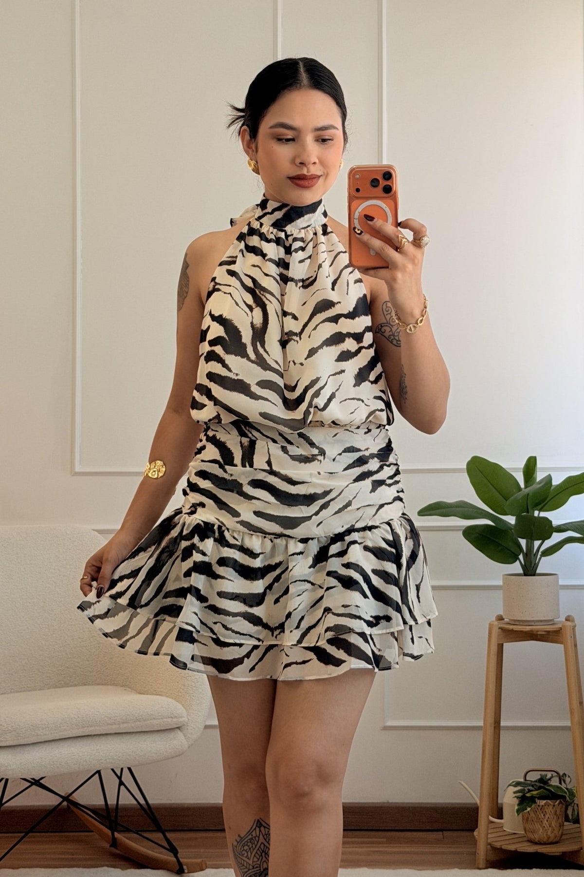 Vestido curto halter com folhos IVIVI - lavishiochicvestidoIVIVI