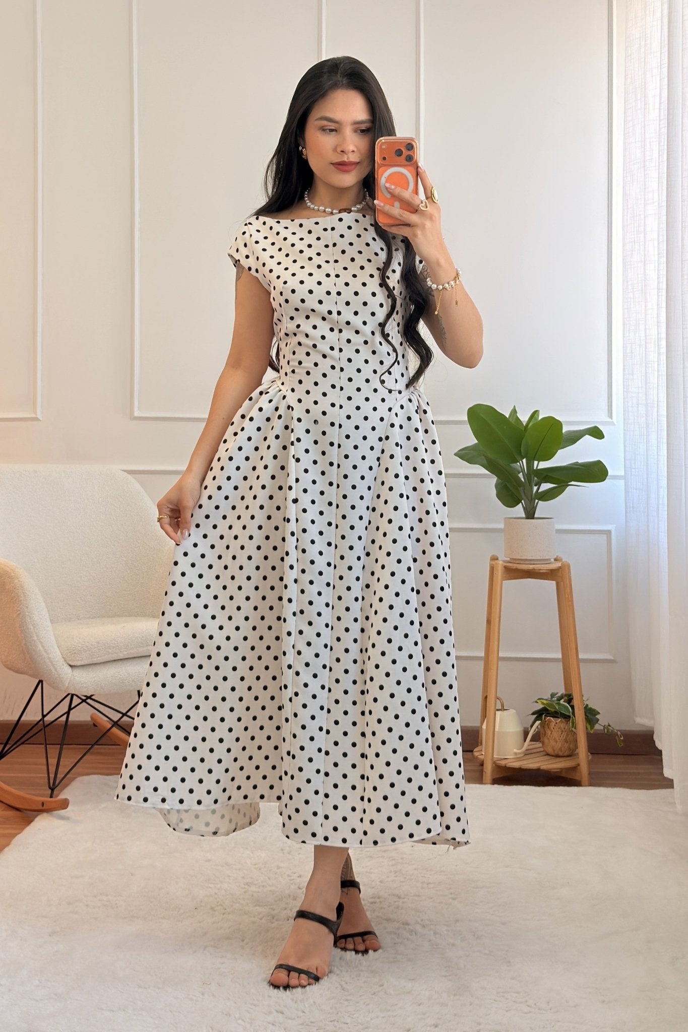 Vestido de bolinhas com costas abertas - lavishiochicvestidolavishiochic