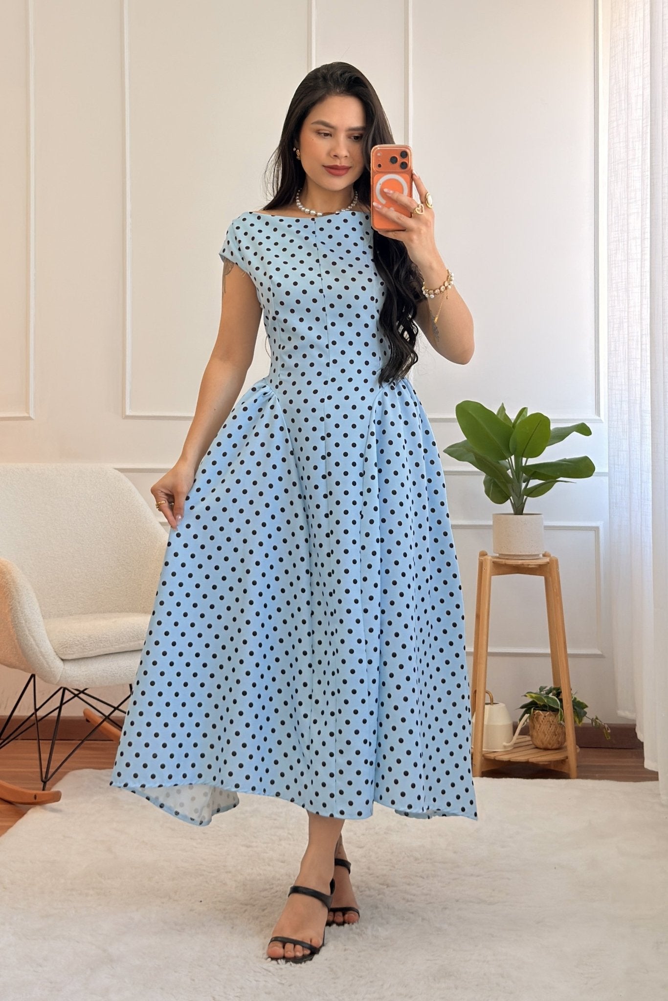 Vestido de bolinhas com costas abertas - lavishiochicvestidolavishiochic