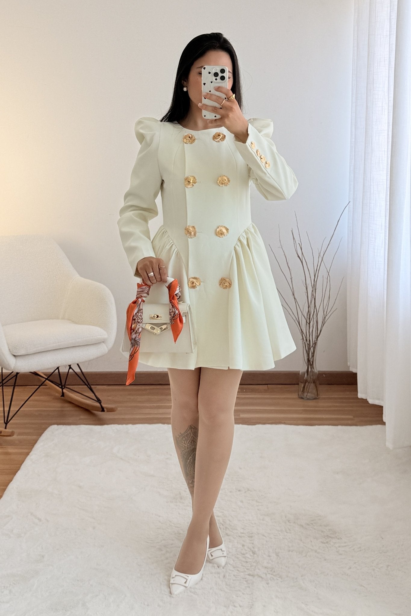 Vestido estruturado com botões dourados MOCHY - lavishiochicvestidomochy