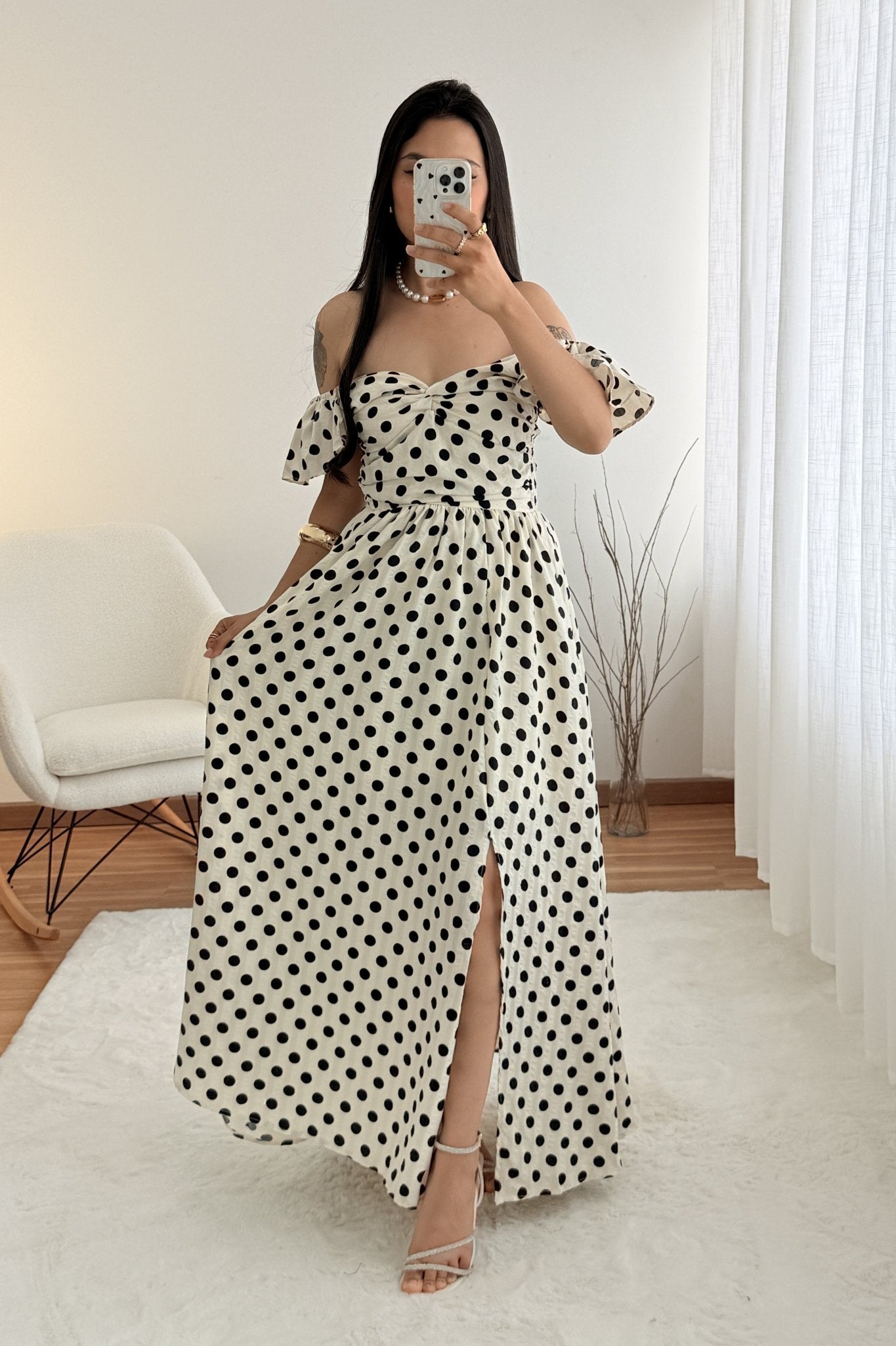 Vestido longo ombro a ombro com bolinhas AZAKA - lavishiochicvestidoAZAKA