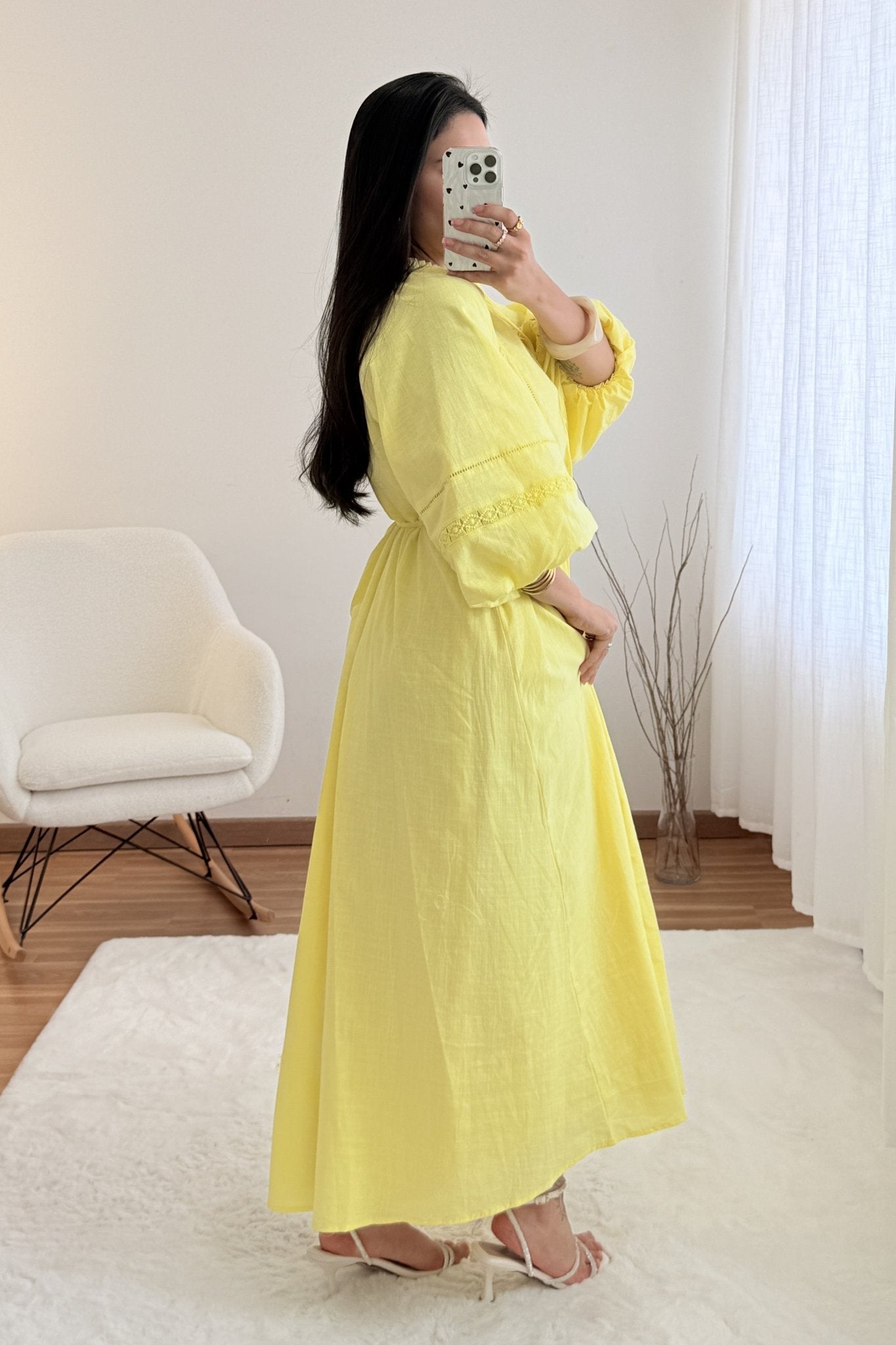 Vestido midi com detalhes artesanais e mangas abalonadas - lavishiochicvestidolavishiochic