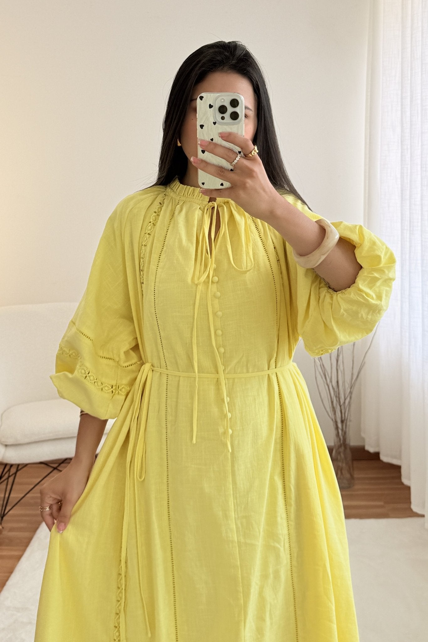 Vestido midi com detalhes artesanais e mangas abalonadas - lavishiochicvestidolavishiochic