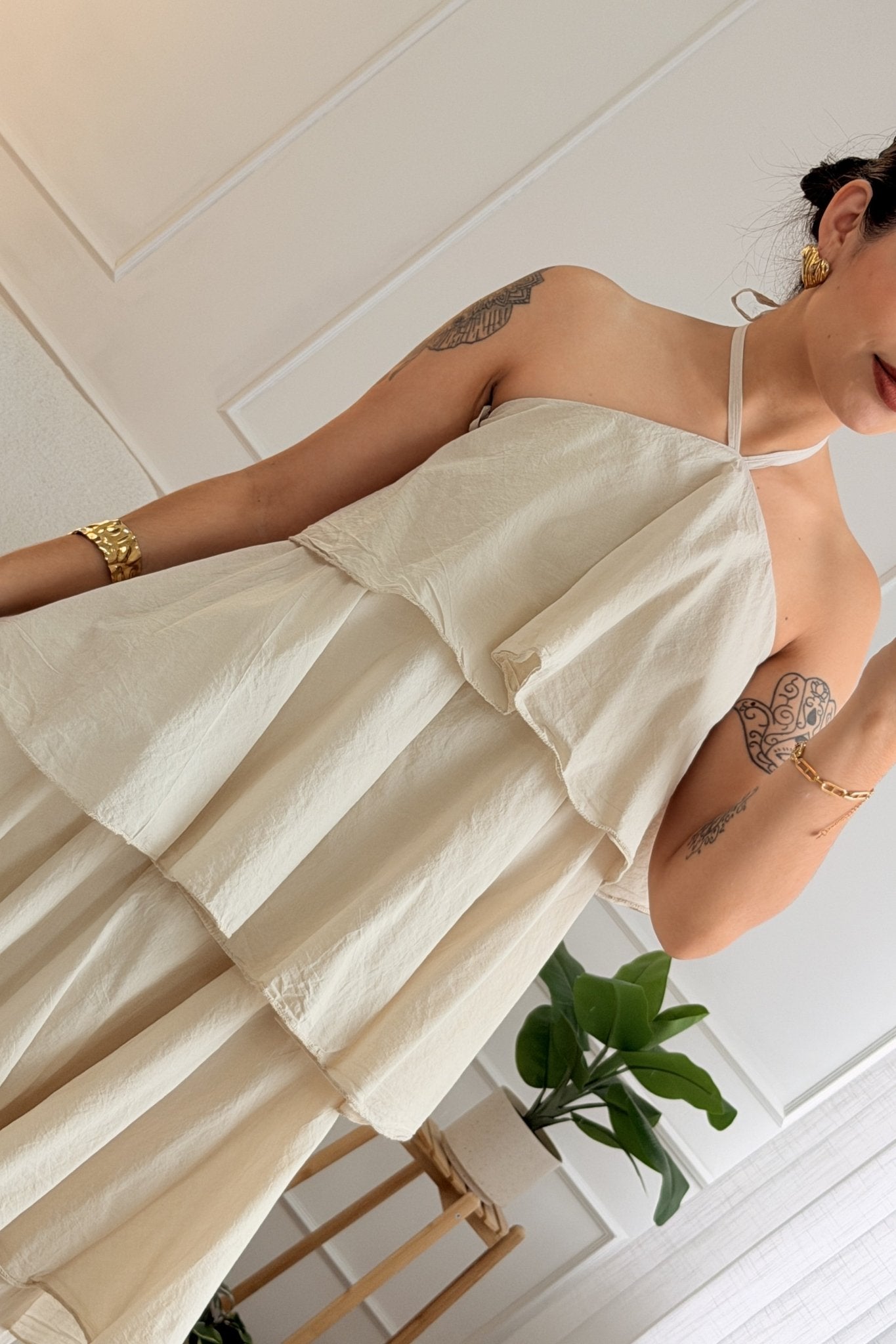 Vestido midi com folhos em camadas - lavishiochicvestidolavishiochic