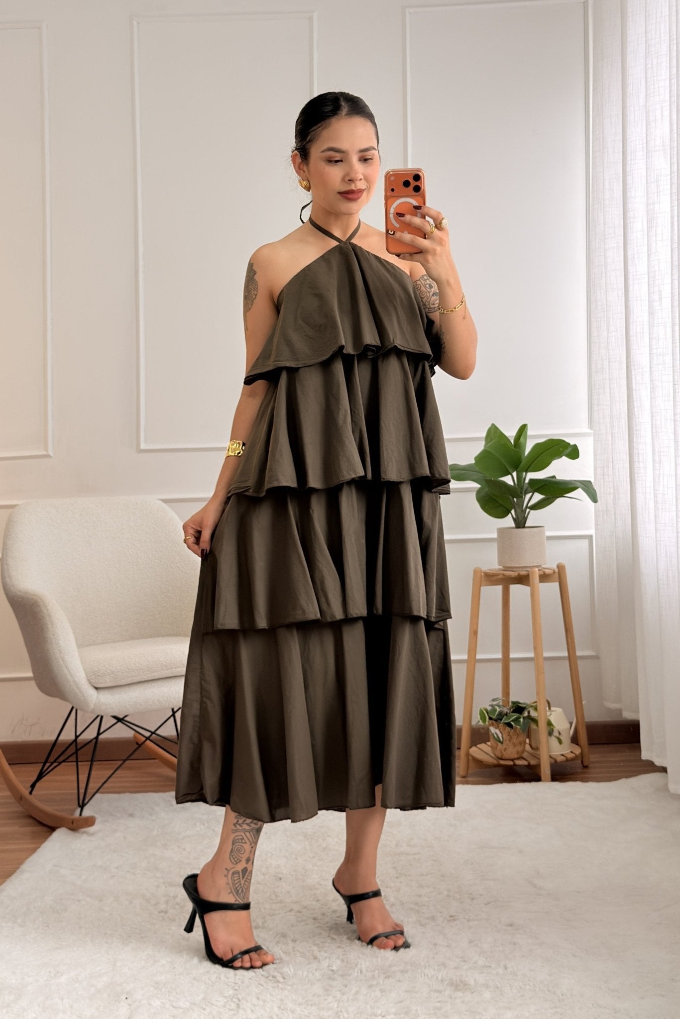 Vestido midi com folhos em camadas - lavishiochicvestidolavishiochic