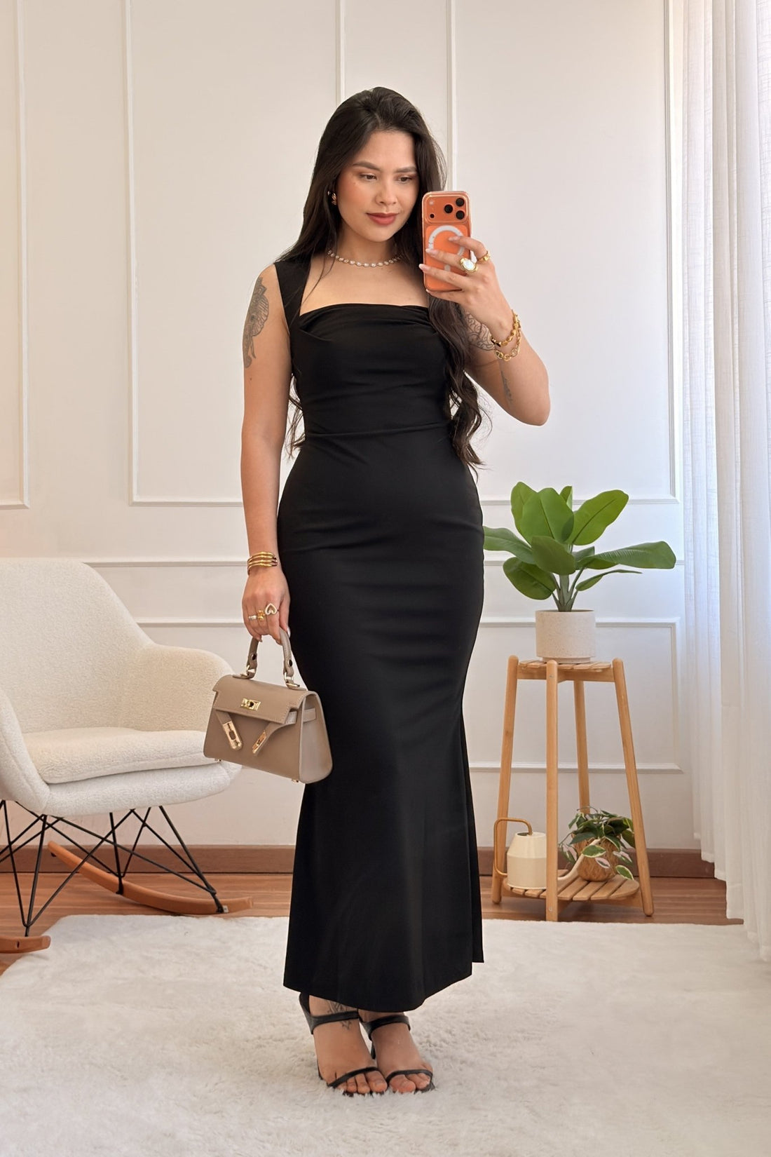 Vestido midi justo com alças largas - lavishiochicvestidolavishiochic