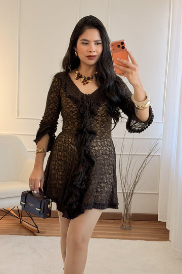 Vestido rendado com folhos e forro tipo macaquinho - lavishiochicmacacãolavishiochic