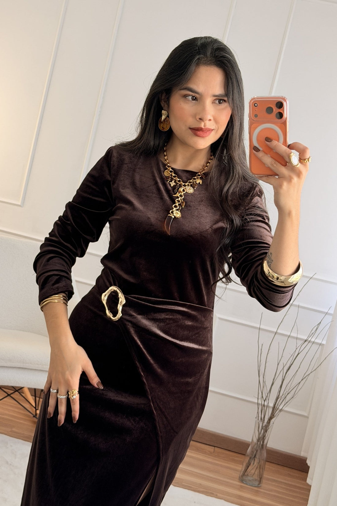 Vestido veludo com fenda lateral - lavishiochicvestidolavishiochic