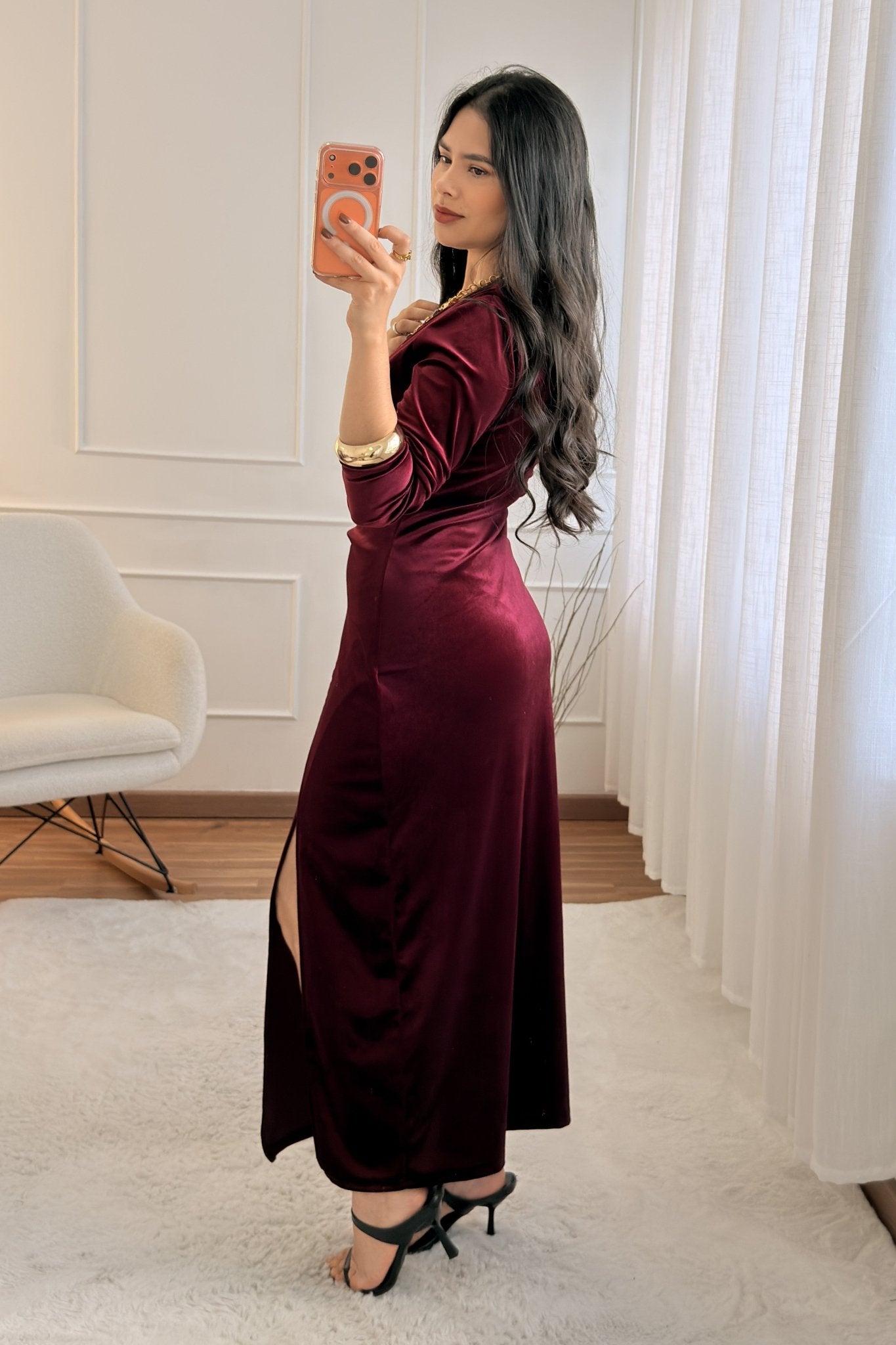 Vestido veludo com fenda lateral - lavishiochicvestidolavishiochic